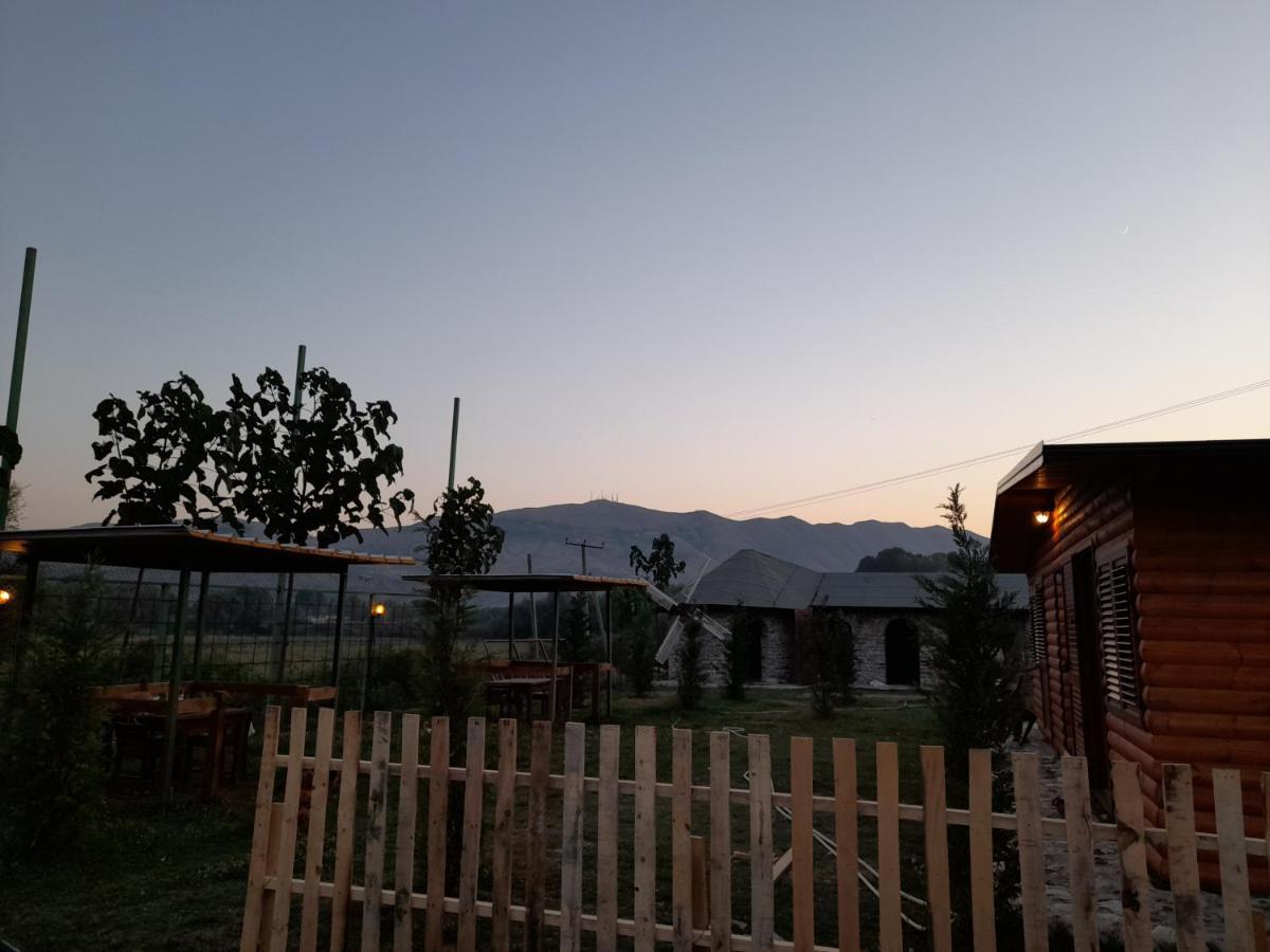 Windmill Shkodra Gesthouse Camping & Grill Shkodër Exterior foto