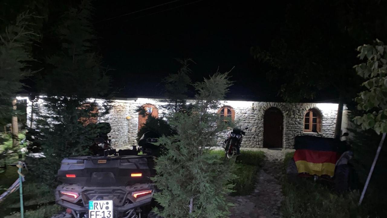 Windmill Shkodra Gesthouse Camping & Grill Shkodër Exterior foto